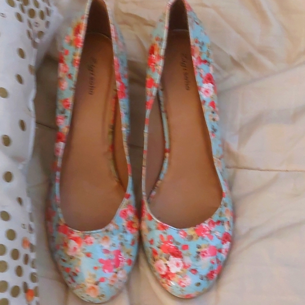 ZigiSoho Floral Patterned Heels, Size 10